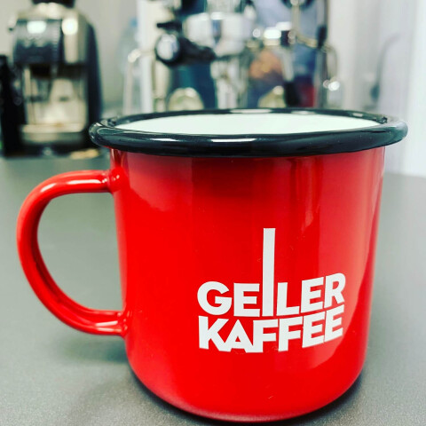 GEILER KAFFEE Kaffeebecher in rot, aus Emaille